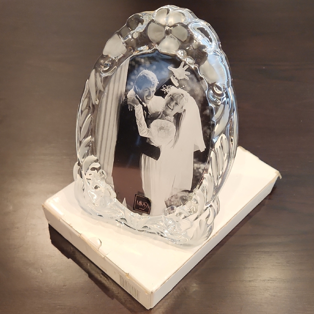 Mikasa Oval Frame 5x7